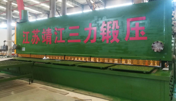 40*8m數(shù)控剪板機(jī) 40*8m數(shù)控剪板機(jī)