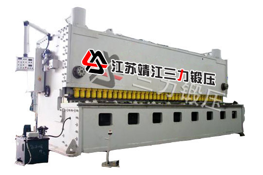 QC11K-40×12000數(shù)控閘式剪板機(jī) QC11K-40×12000數(shù)控閘式剪板機(jī)